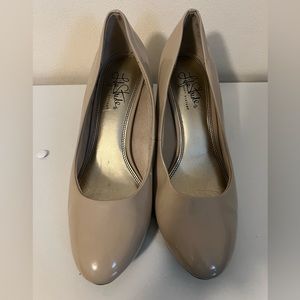 Life Stride Nude Heels